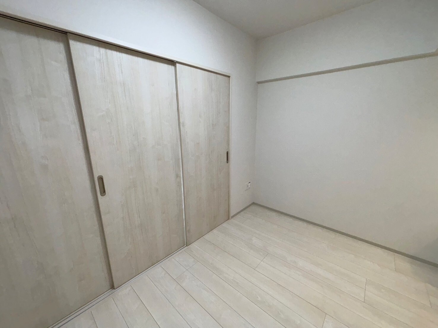 ライブガーデン江坂IXの物件内観写真