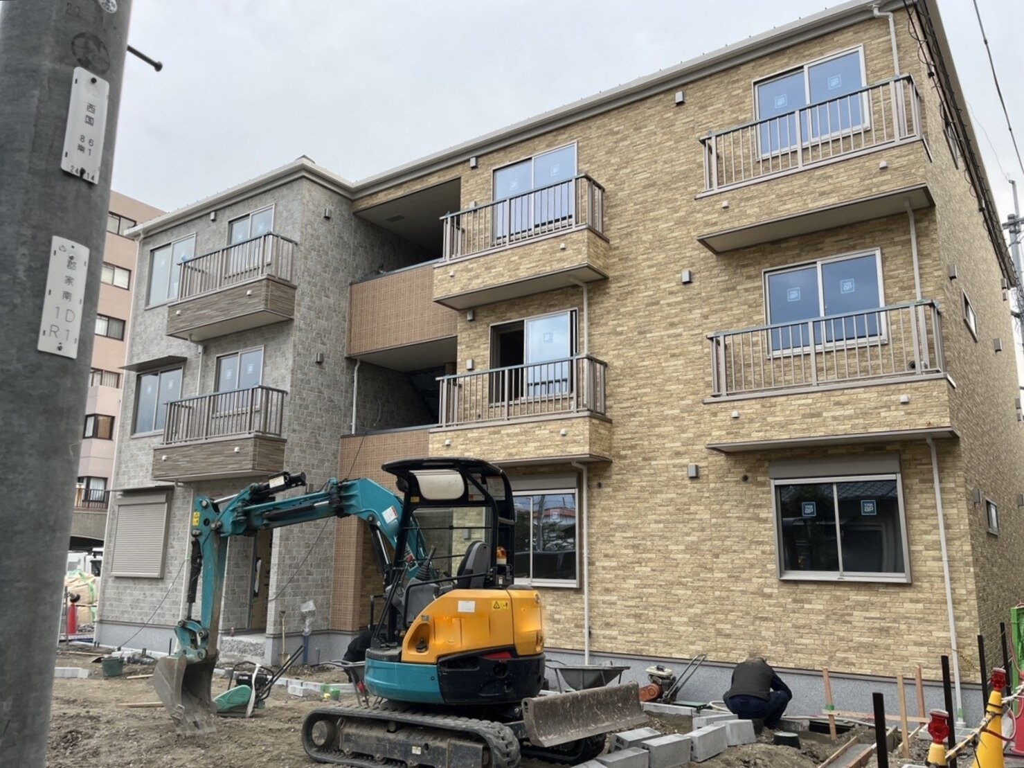 クローバー フレアの物件外観写真