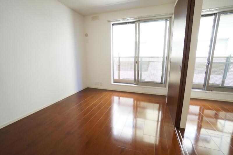 ローズタウンIIIの物件内観写真