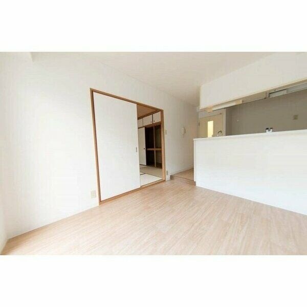 サン春日第2マンションの物件内観写真