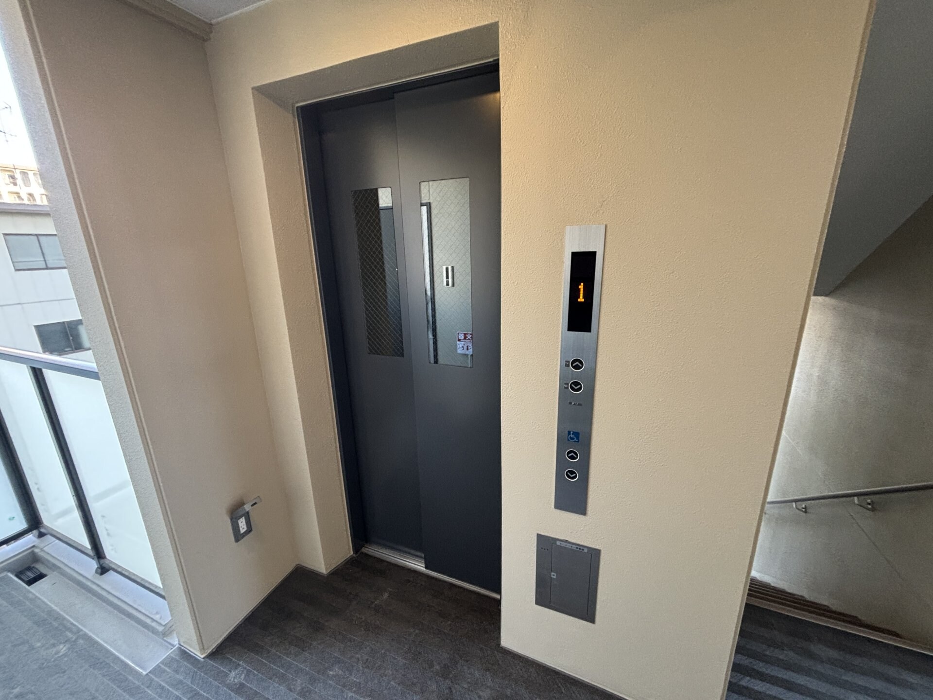 クレストコート江坂垂水町の物件内観写真