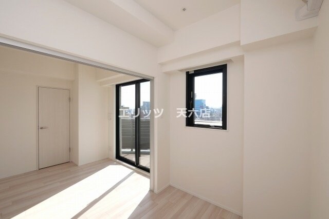シーズンフラッツ梅田EASTの物件内観写真