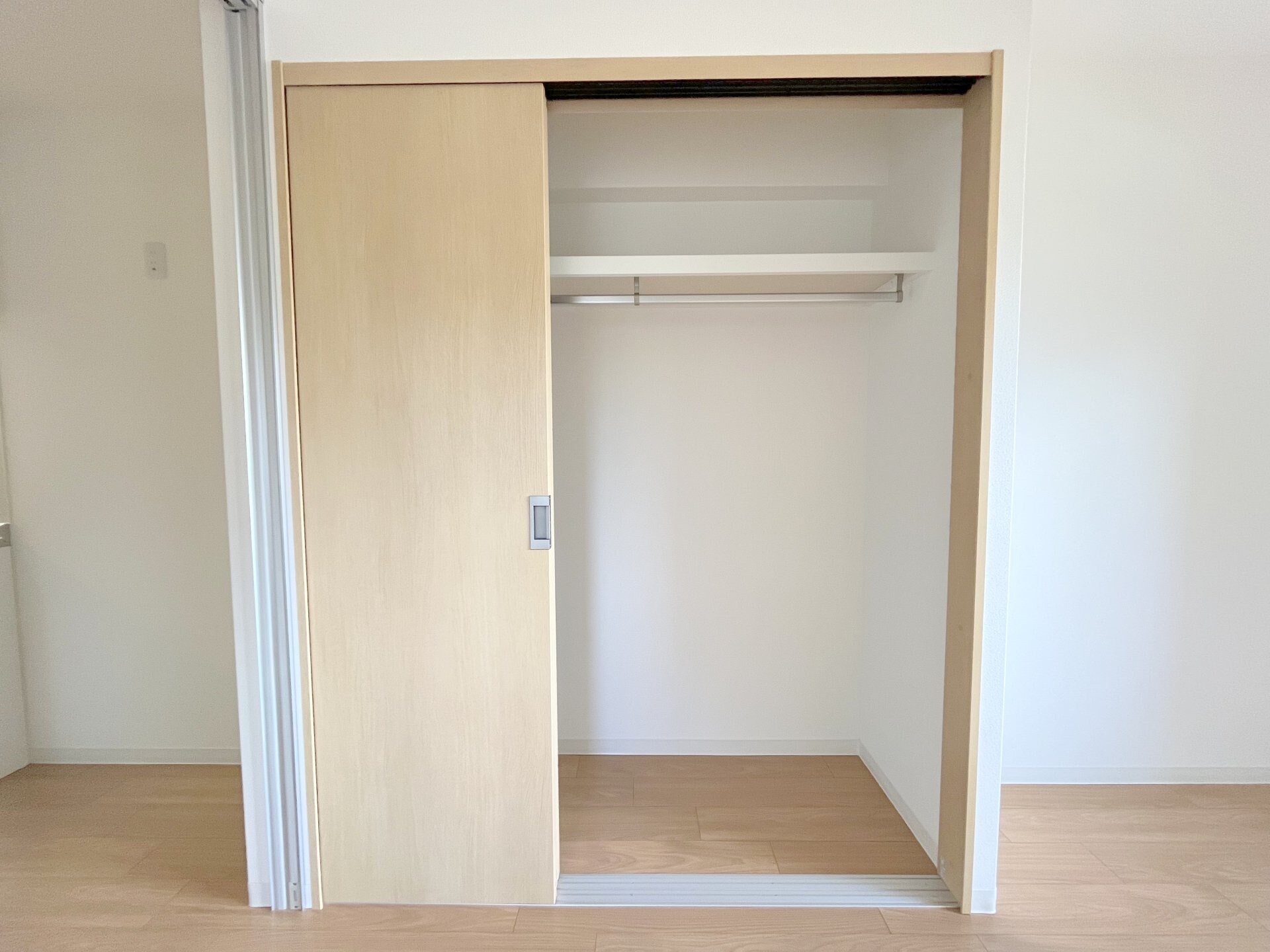 アールエスフラッツの物件内観写真