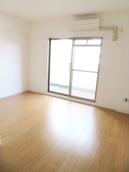 アールエスフラッツの物件内観写真