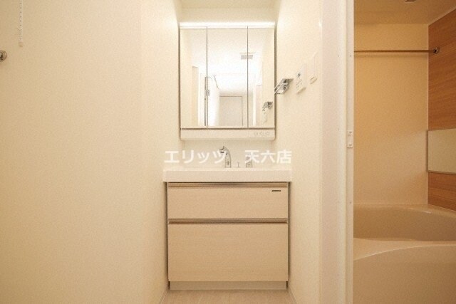 シーズンフラッツ梅田NORTHの物件内観写真