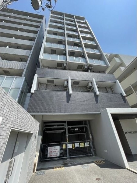 エストーネ江坂の物件外観写真