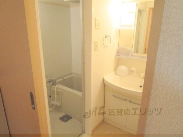 シャトルコートの物件内観写真