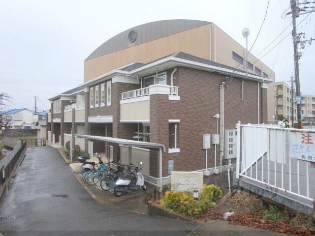 ブルックサイド摂津の物件外観写真