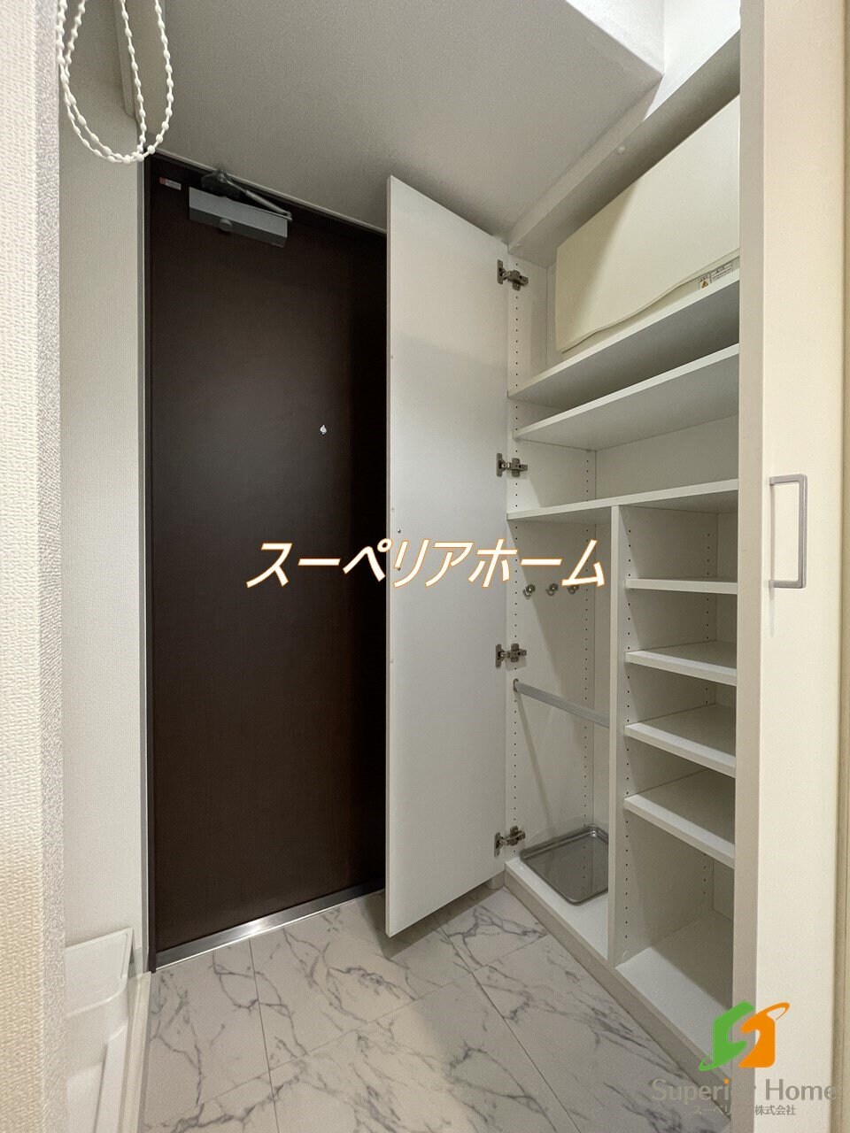 Totsu Residence Kaminarimonの物件内観写真