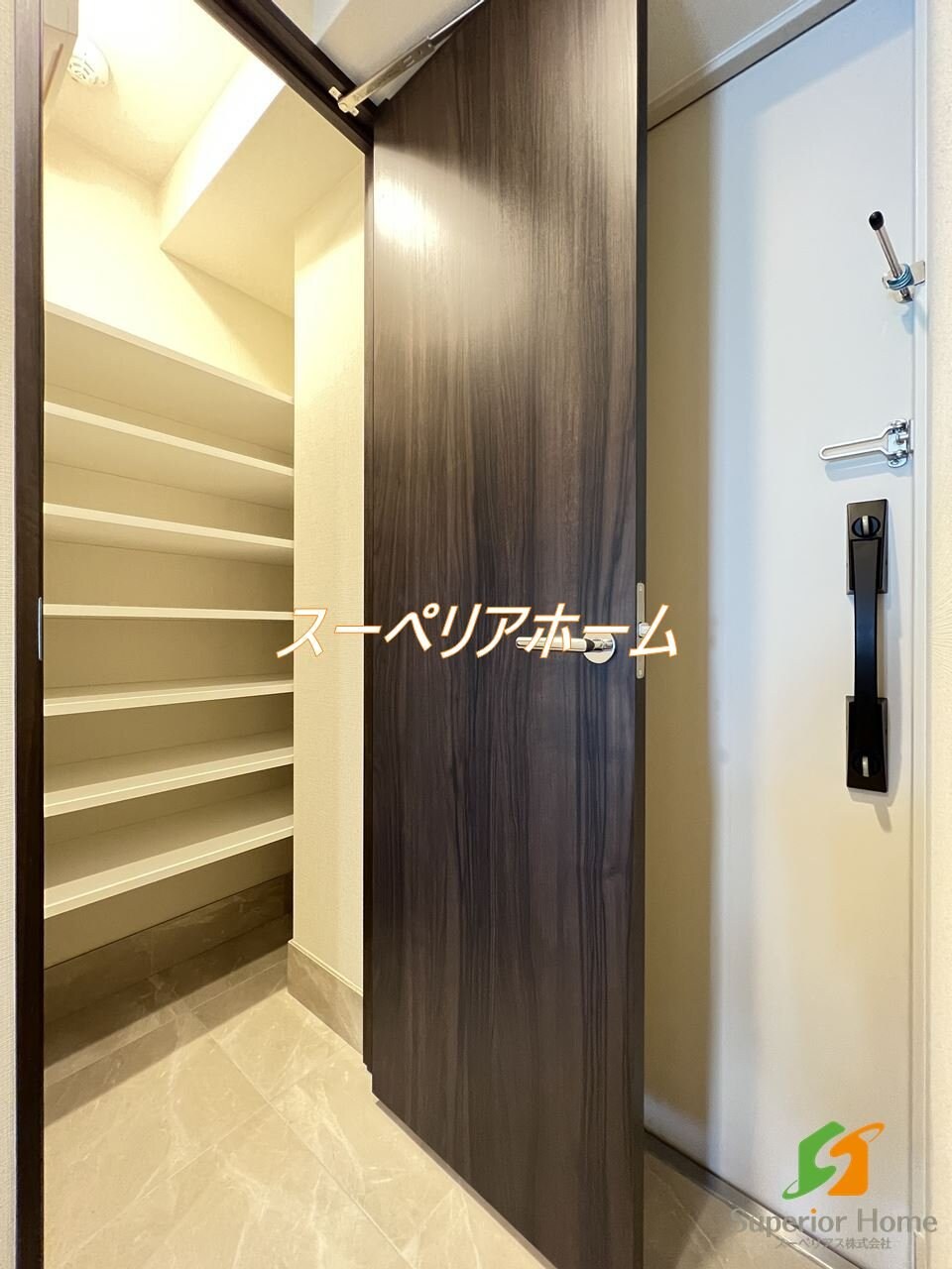 市谷台町坂フロントの物件内観写真