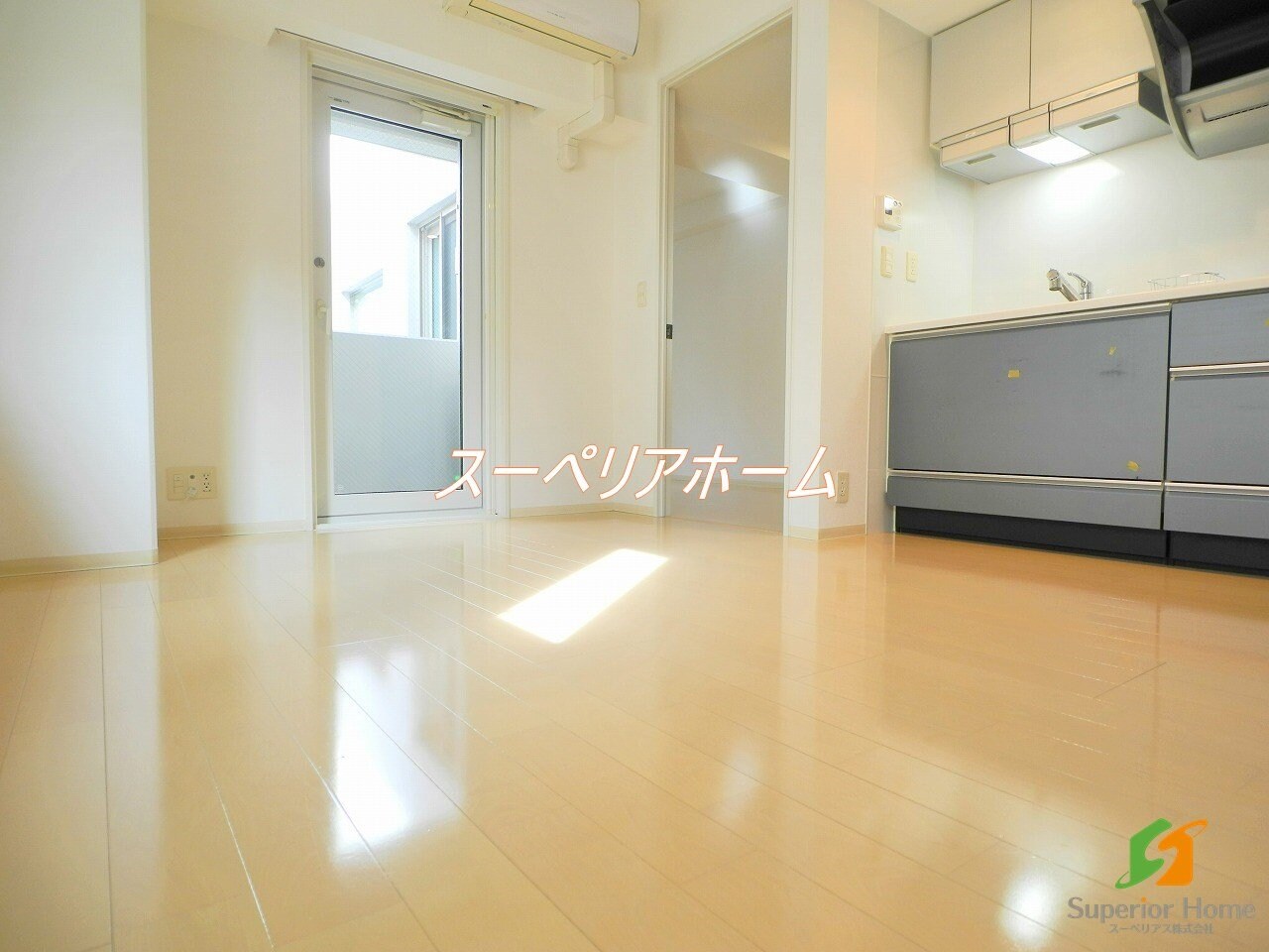 コスモリード新宿余丁町の物件内観写真