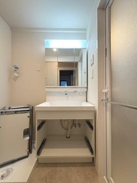 ROOTs Shinjuku Wakamatsuchoの物件内観写真