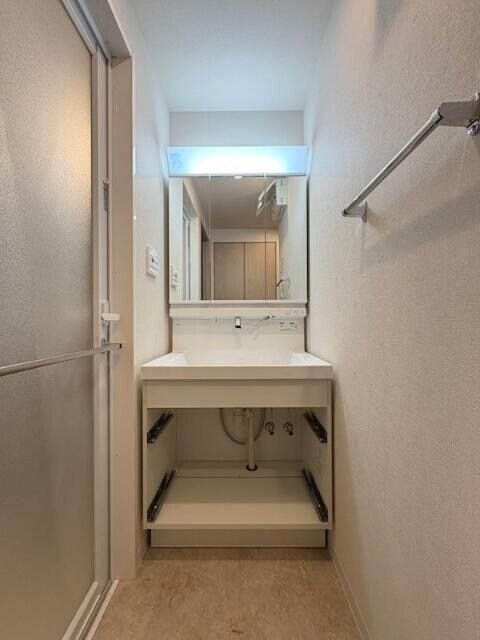 ROOTs Shinjuku Wakamatsuchoの物件内観写真