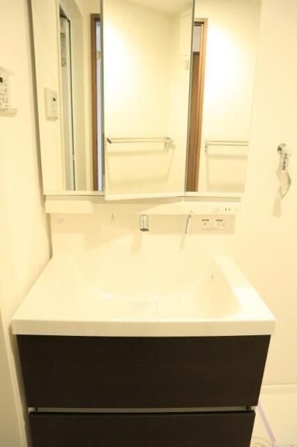 イート アパートメント ヴェリタスの物件内観写真