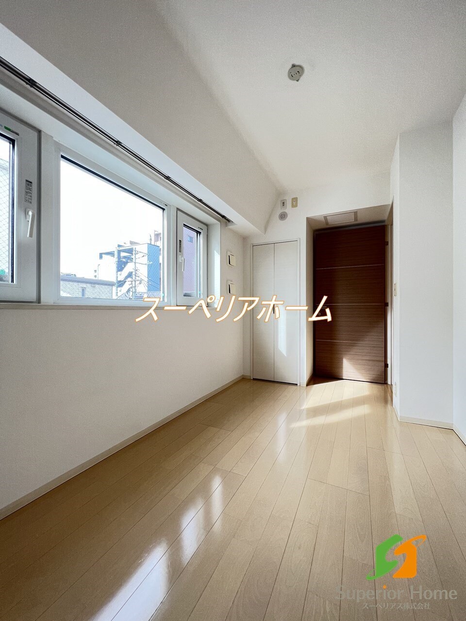 コスモリード新宿余丁町の物件内観写真