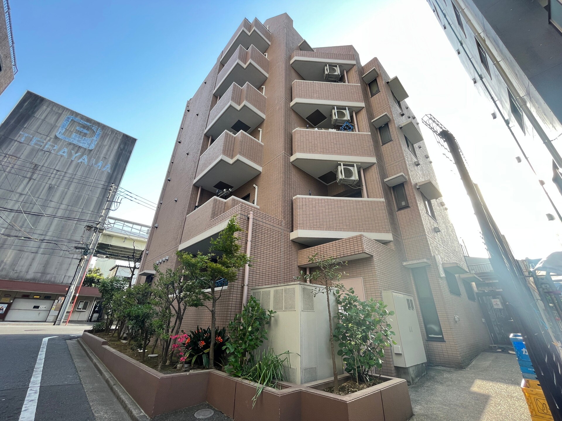 コモード寺山の物件外観写真