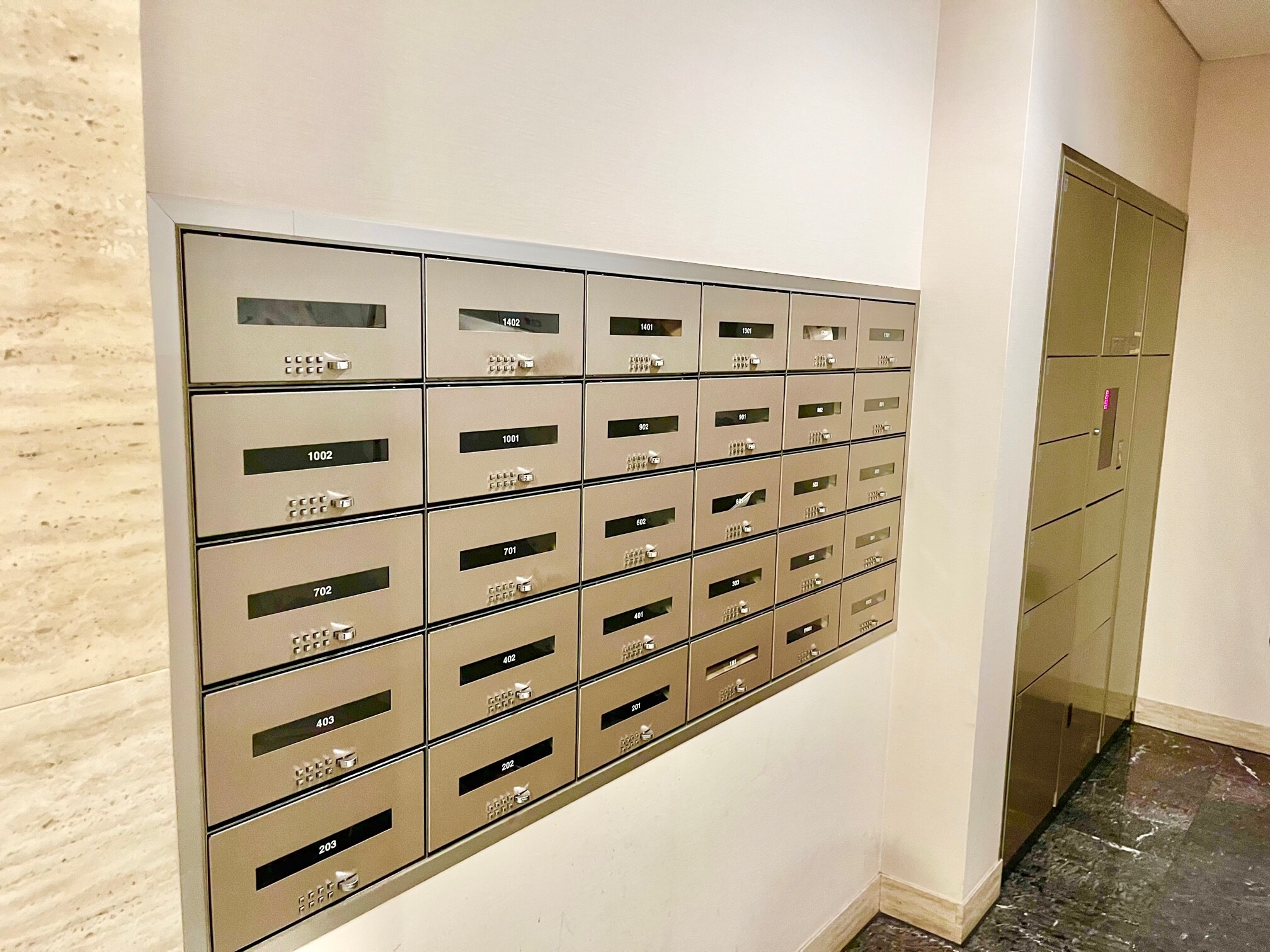 アルティスコート南青山の物件内観写真