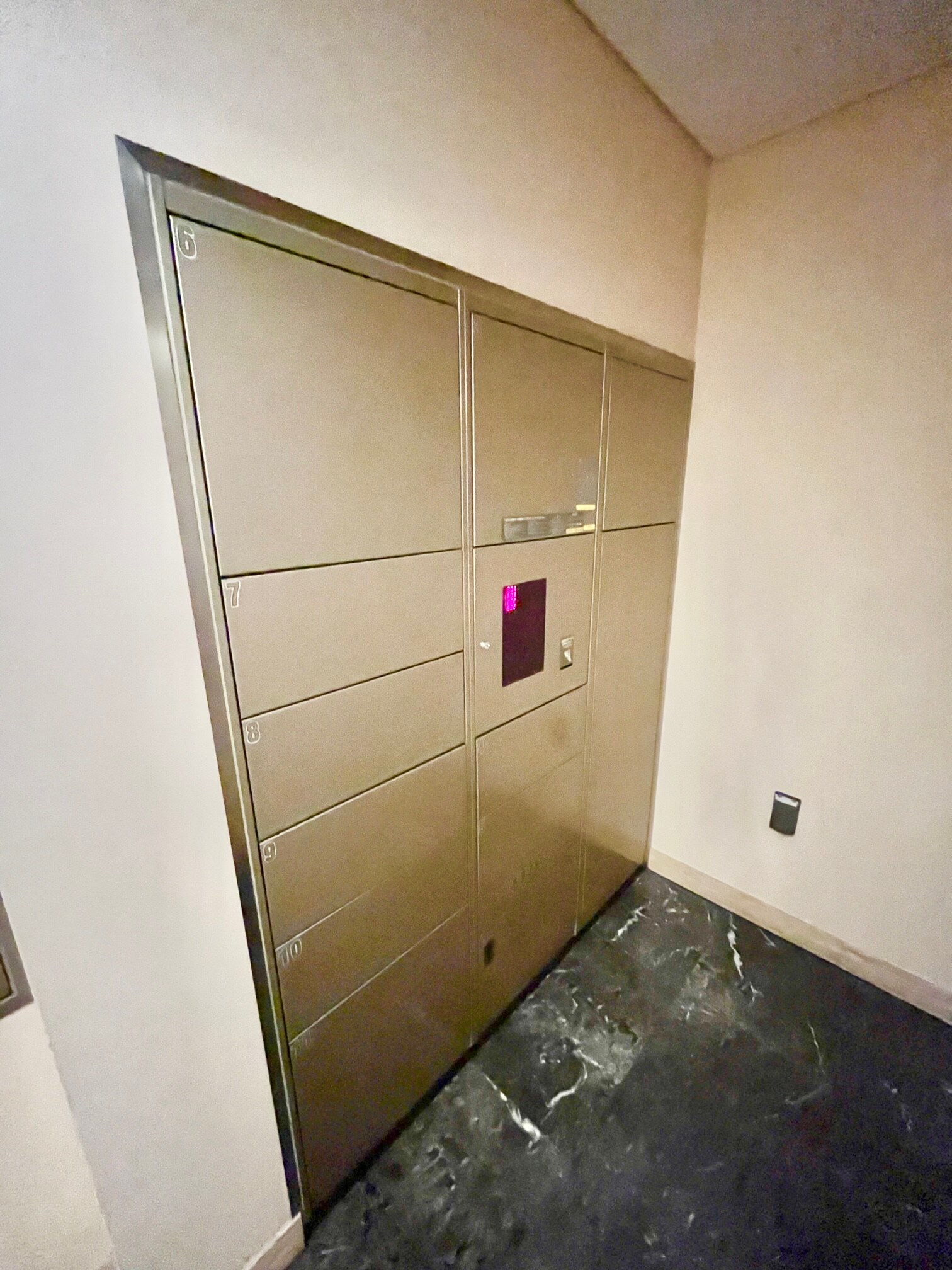 アルティスコート南青山の物件内観写真