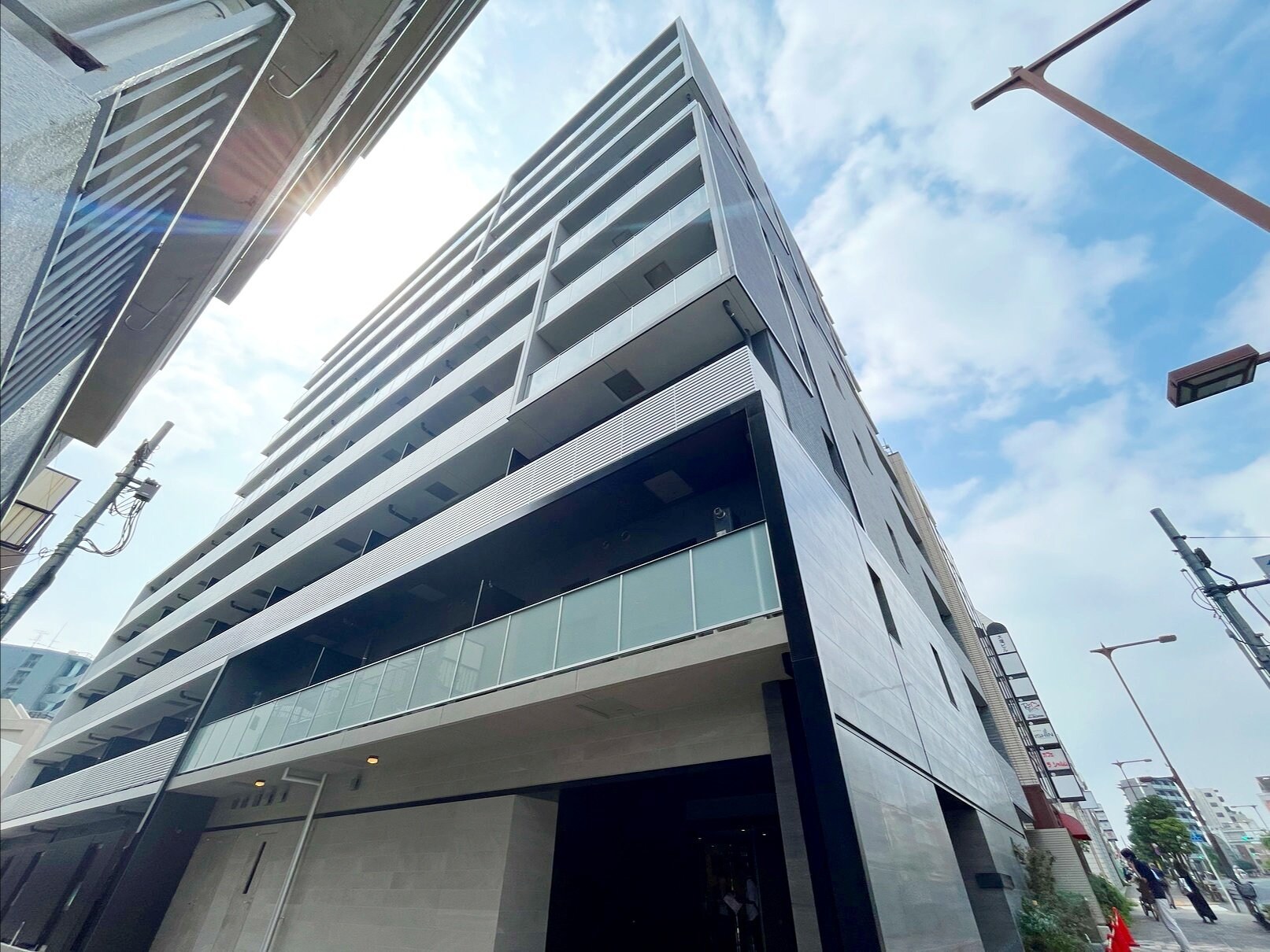 市谷台町坂フロントの物件外観写真