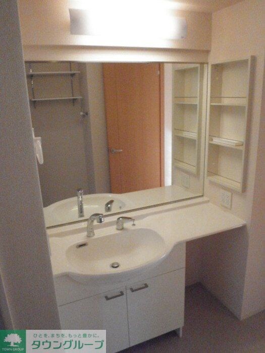 ペルーシェ B棟の物件内観写真