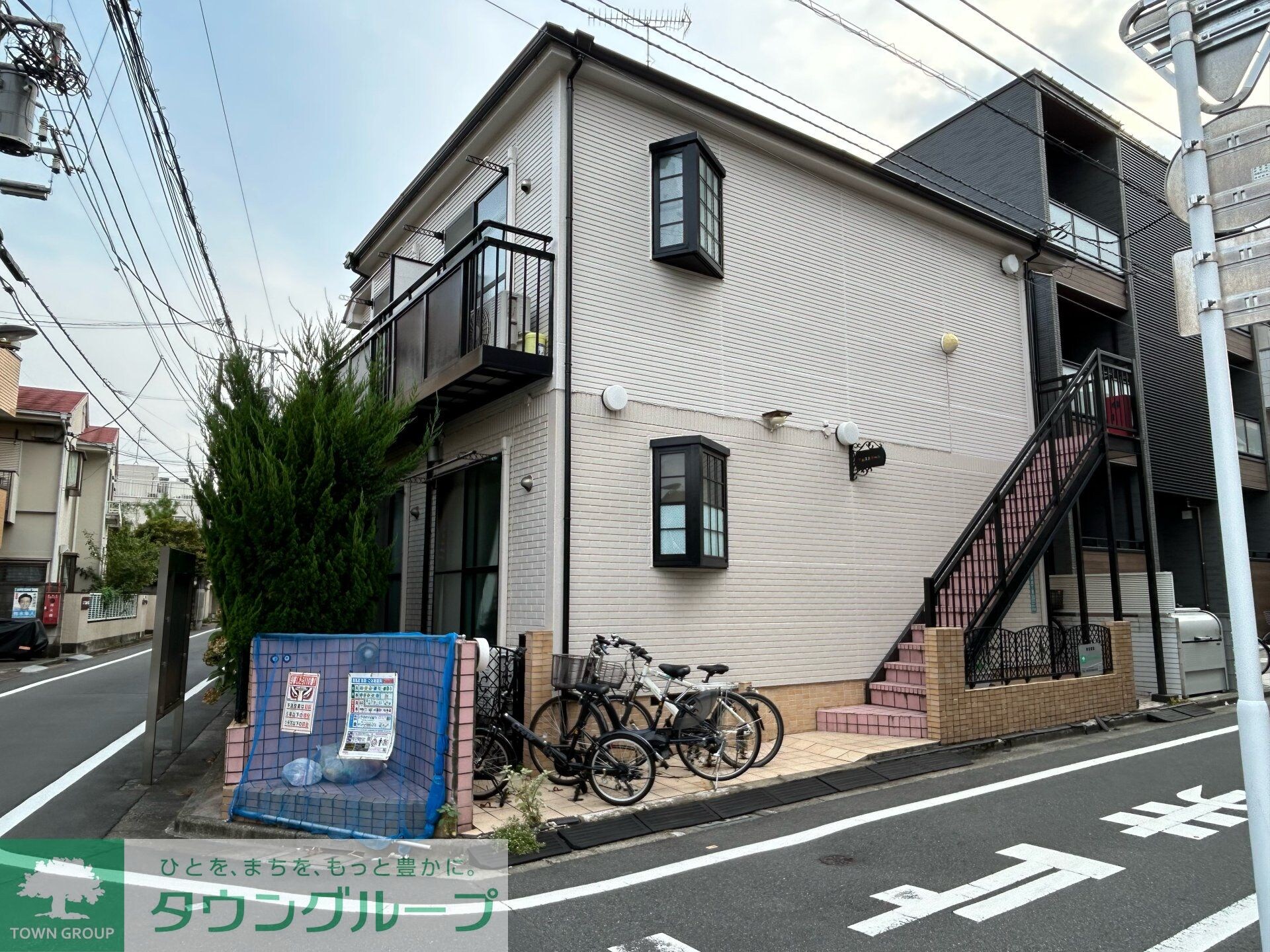 ウエストポールの物件外観写真