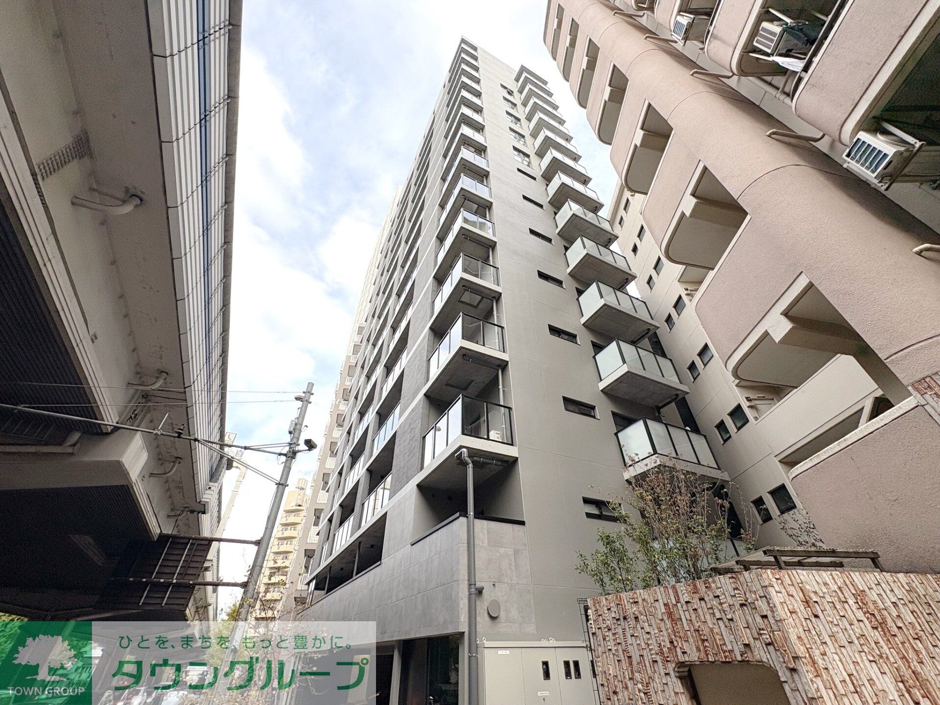 ルミーク三軒茶屋の物件外観写真