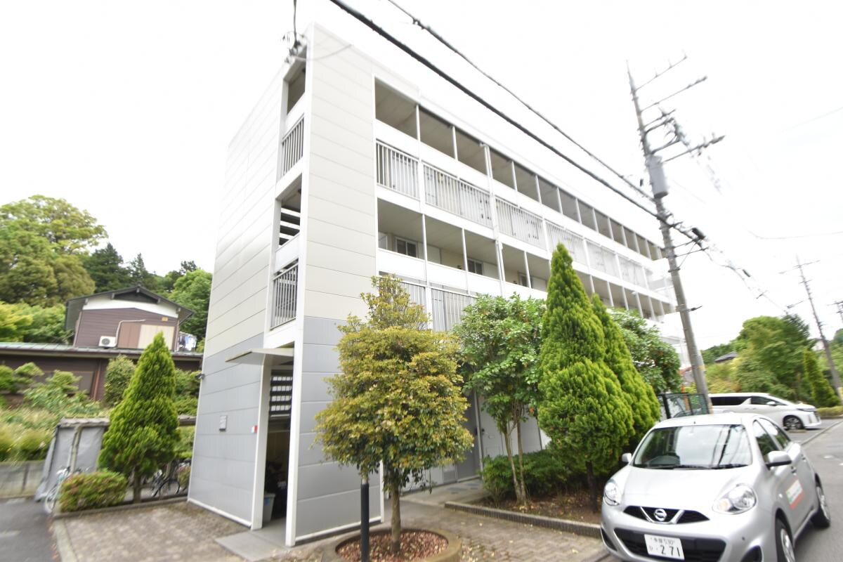 レオパレスプロシードの物件外観写真