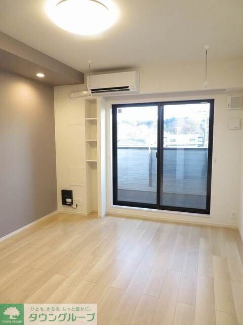 スプリング コートの物件内観写真