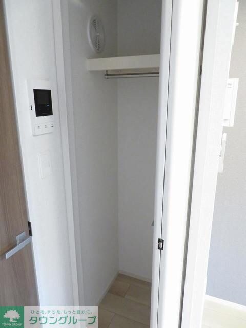 スプリング コートの物件内観写真