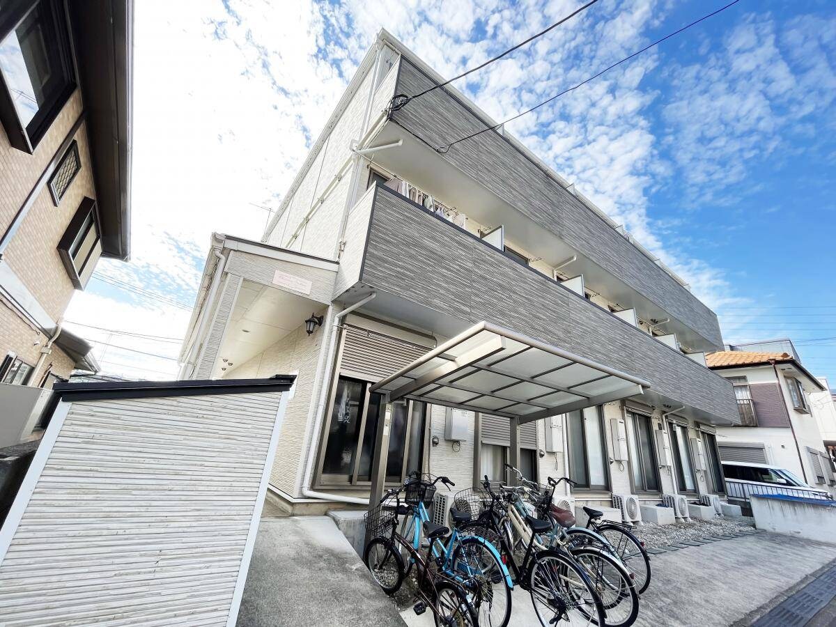 シェモア伊勢原の物件外観写真