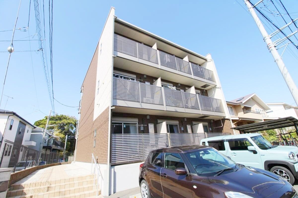 ミランダエビナ カームガーデンの物件外観写真