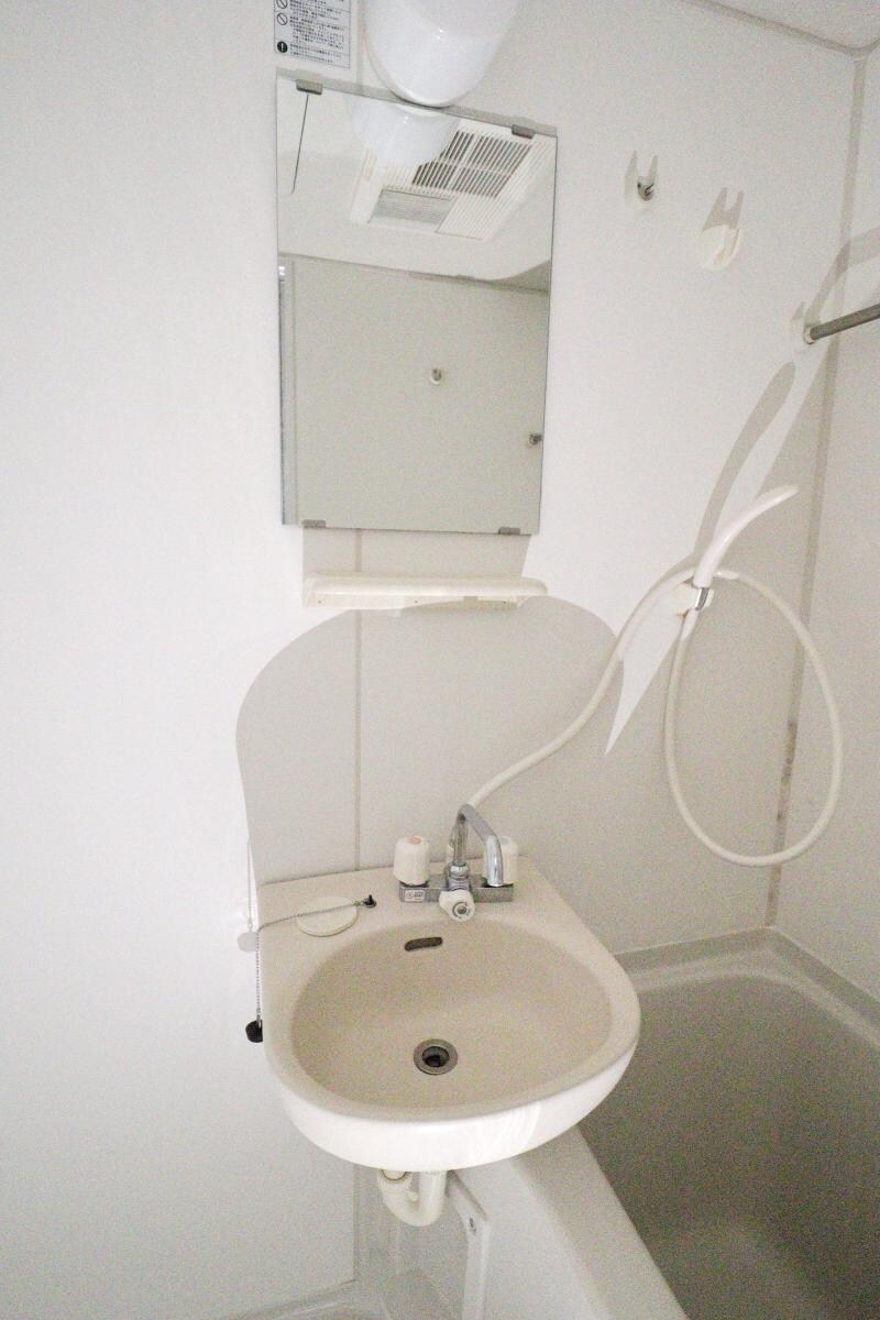 レオパレスイーリスコートの物件内観写真