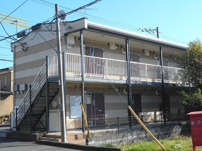 レオパレスインターセクションの物件外観写真