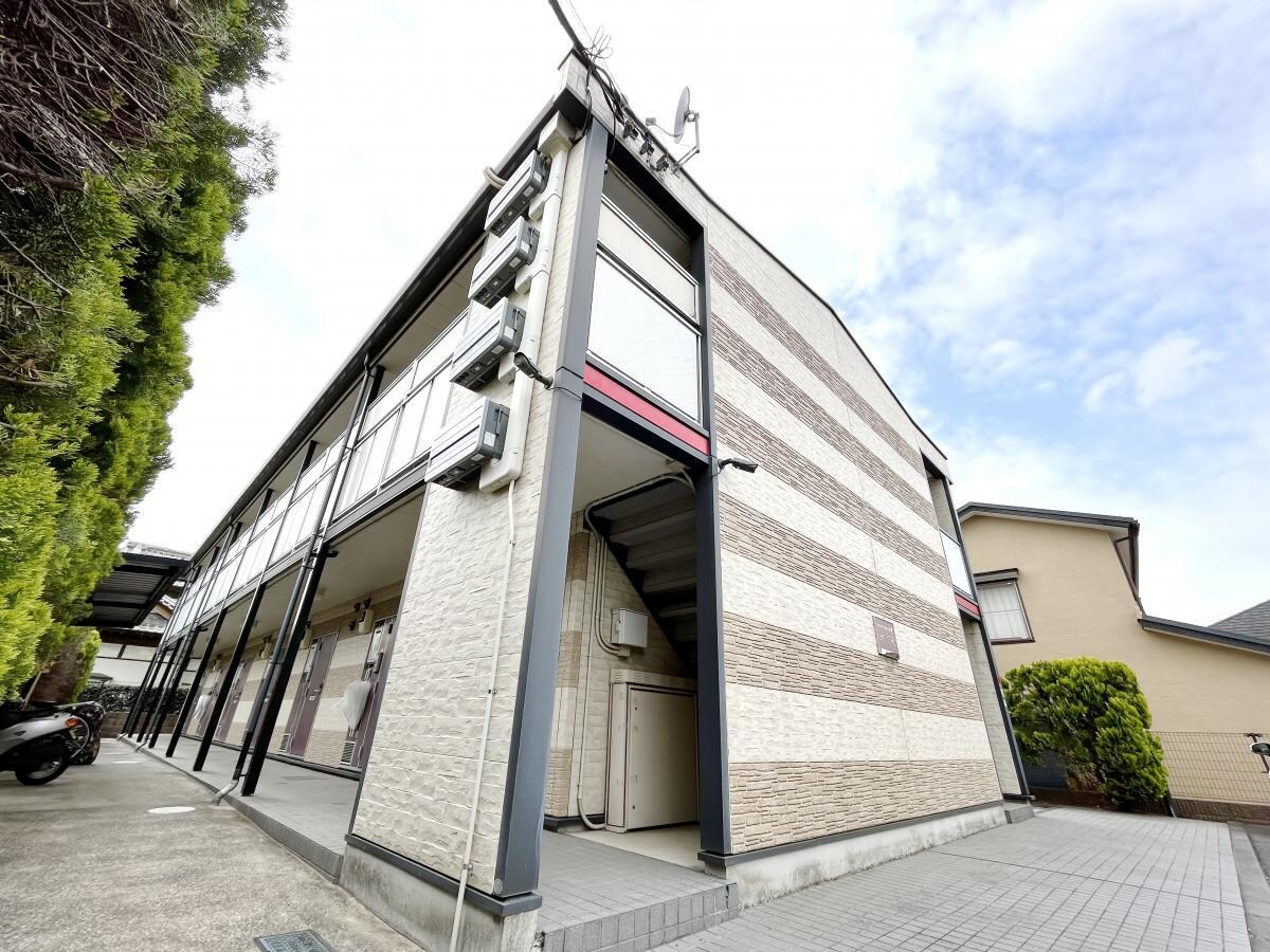 レオパレスi壱番館の物件外観写真