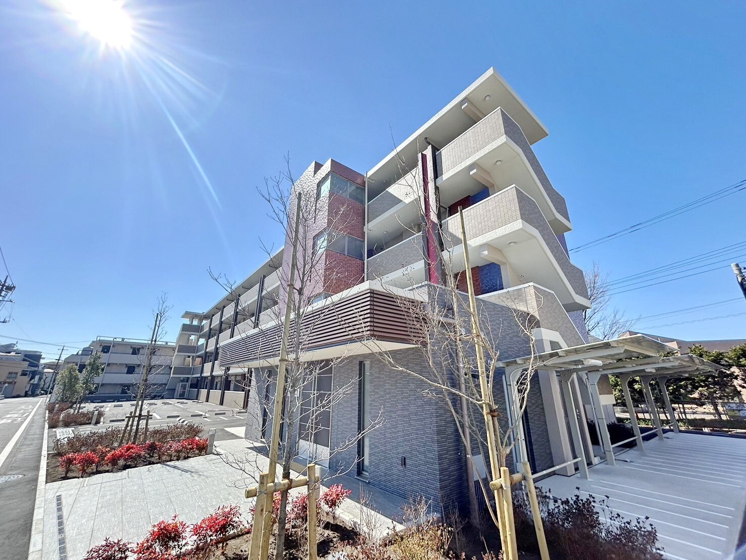 フェリシア宮崎台の物件外観写真