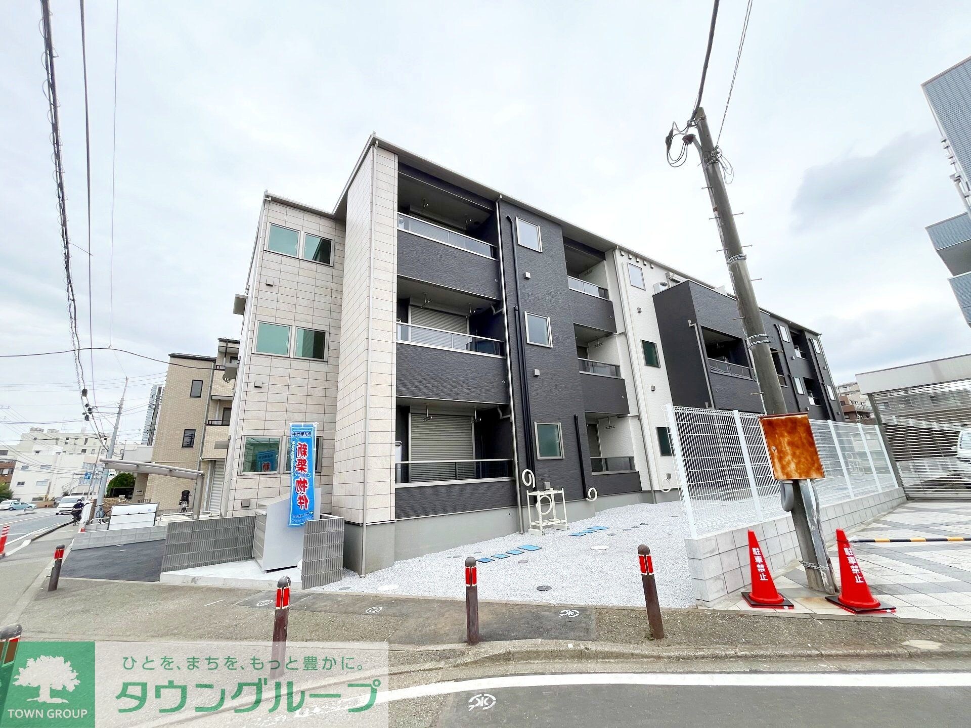 クレール・エ・ボウIIIの物件外観写真