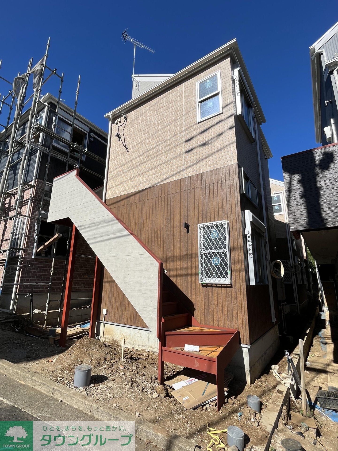 Sri Pullanna Ikutaの物件外観写真