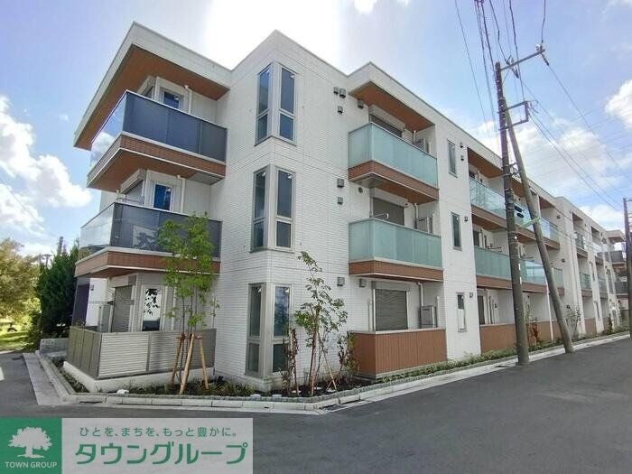 アヴァンス北烏山の物件外観写真