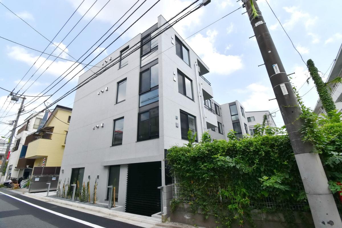 CARITAS用賀の物件外観写真