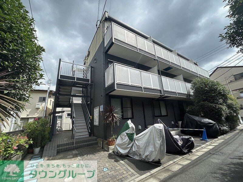 レオパレスパルフェタムール北沢の物件外観写真