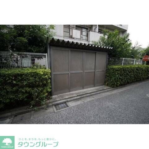 モンターニュ国領の物件内観写真