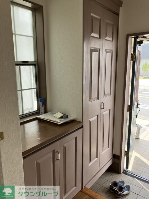 陽光の射す賃貸戸建ての物件内観写真