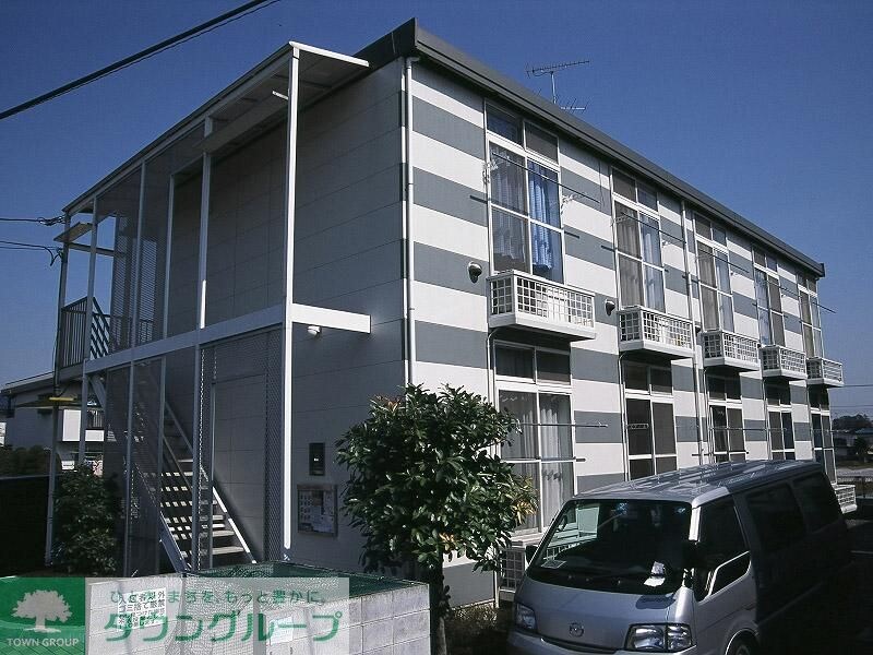 レオパレスゴールデンピラの物件外観写真