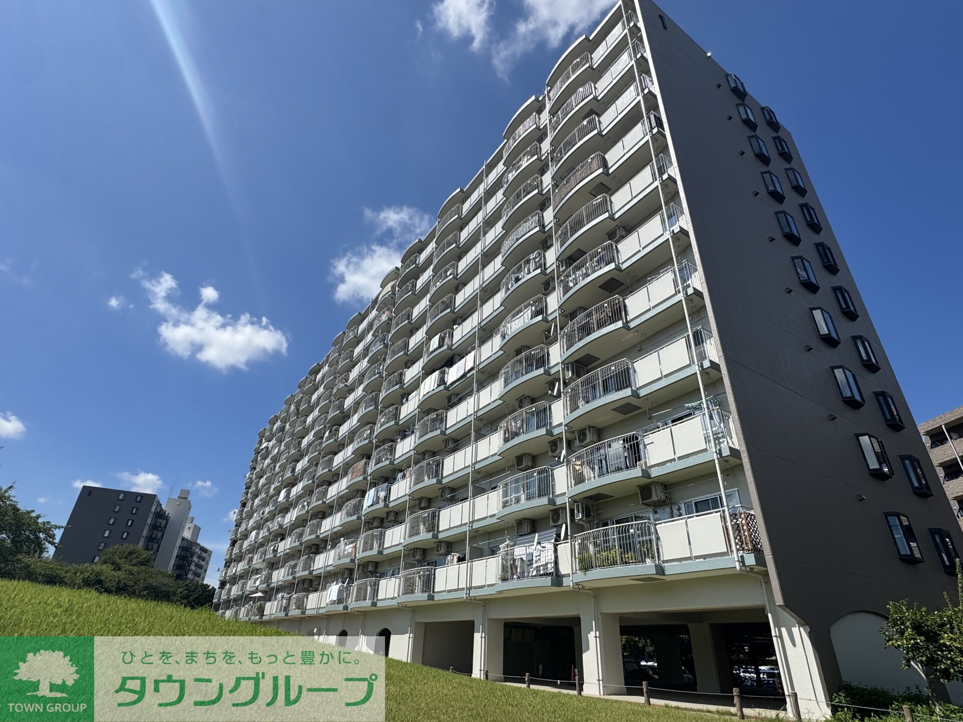 西武拝島ハイツ1号棟の物件外観写真