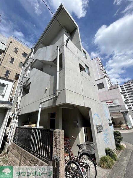 Y’s ビルの物件外観写真