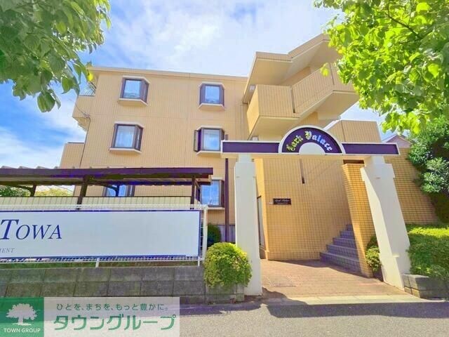 ラークパレスの物件外観写真