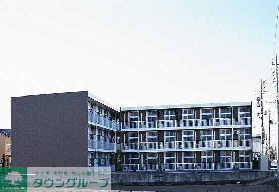 レオパレスグランパルク小柳の物件外観写真