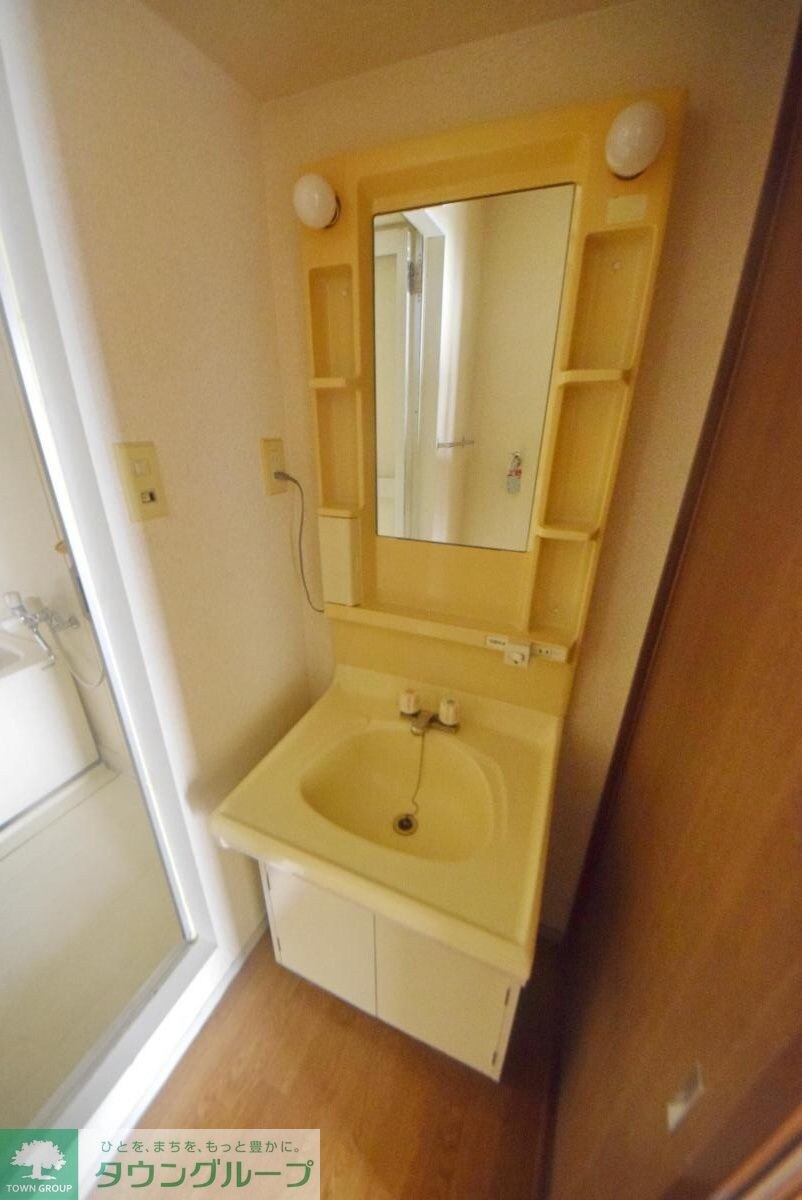 鈴木町メゾネットの物件内観写真