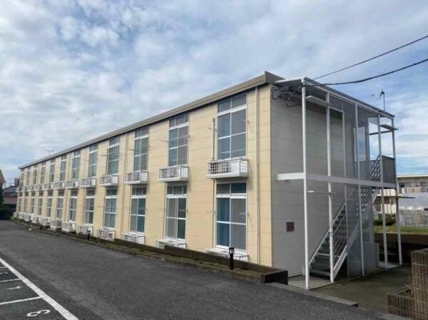 レオパレス中央の物件外観写真