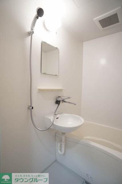 West Houseの物件内観写真